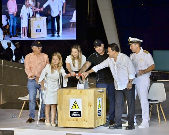 La empresa Tecnoglass dona a Puerto Colombia “La Ventana de los Sueños” 3 Acto de Entrega de la Ventana de los Sueños en Puerto Colombia Atlántico