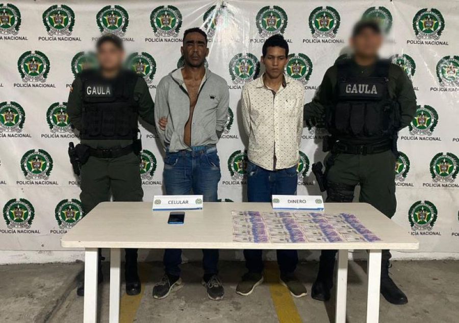 Captura a dos sujetos cuando recibían dos millones de pesos de una extorsión