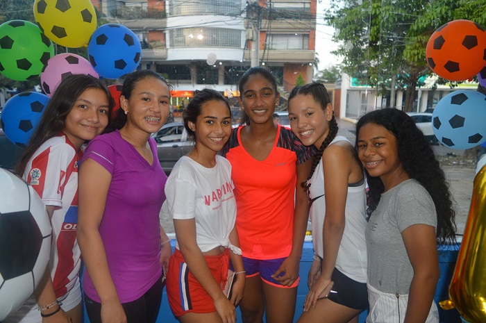 María Silvana Suarez, Gabriela Moreno, Melanie Llerena, Melany Medina, Melissa Oliveros y María Camila Rodríguez.