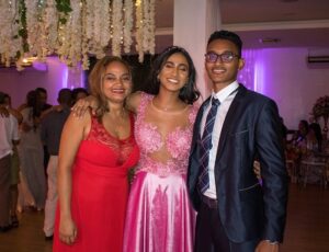 Mildred Ortiz, Melany Medina y Carlos Andrés Medina.