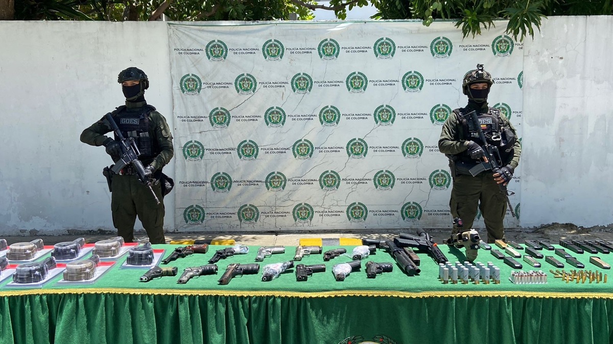 Incautan armas y cocaina del Clan del Golfo en Barranquilla