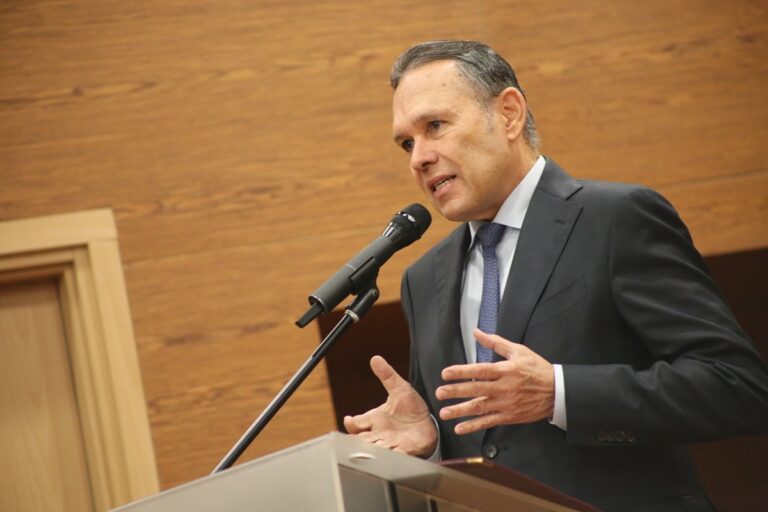 La consulta popular fue negada en el Senado, reitera Efraín Cepeda