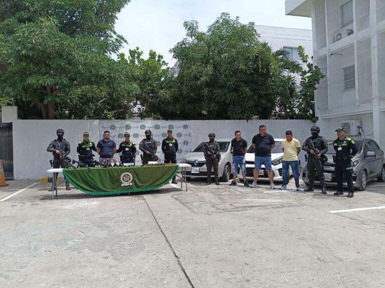 Capturan a cuatro con arsenal y autos robados en Barranquilla 4 Capturan a cuatro con arsenal y autos robados en Barranquilla (2)