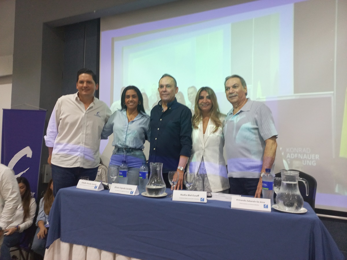 Conservadores impulsan candidatura presidencial de Efraín Cepeda en 2026