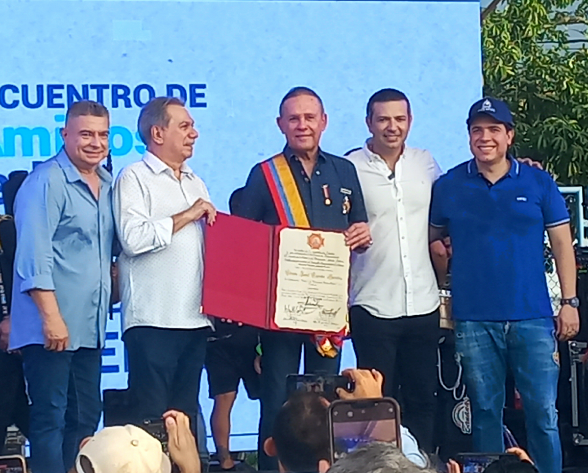 Cepeda lanza su candidatura presidencial con apoyo masivo en el Caribe 1 Cepeda lanza su candidatura presidencial con apoyo masivo en el Caribe
