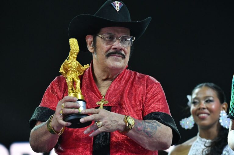 Aníbal Velásquez recibió el Super Congo de Oro 47 Aníbal Velásquez recibió el Super Congo de Oro