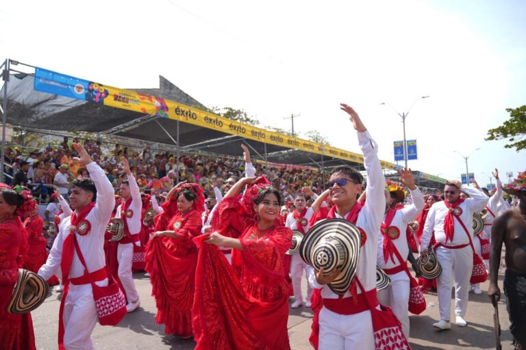 Carnaval 2026 ajusta horarios de desfiles en Vía 40