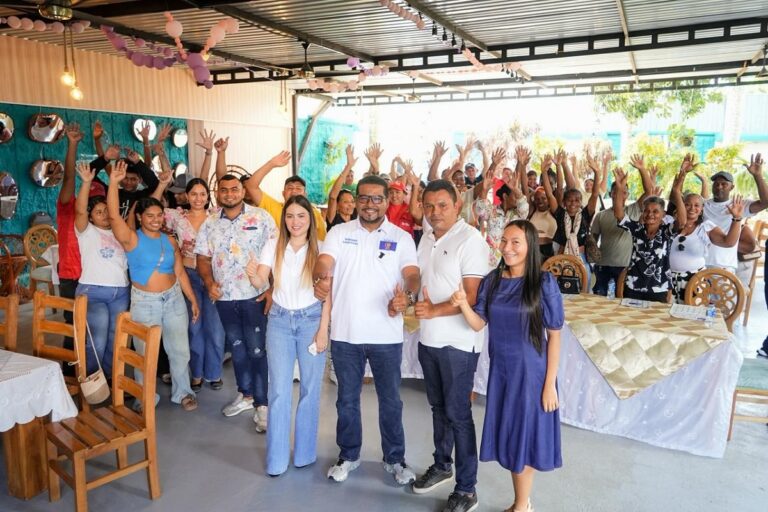 Líderes de Sucre respaldan candidatura de Winsner Sandoval a la Cámara 44 Líderes de Sucre respaldan candidatura de Winsner Sandoval a la Cámara