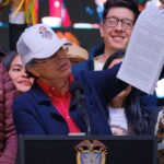 Petro mantiene alza del 23,7 % al salario vital en decreto provisional