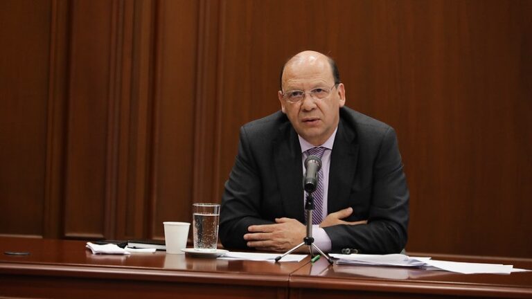 Germán Ávila Plazas, ministro de Hacienda