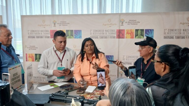 Jaqueline Campos Rincón, Secretaría General de la Unidad de Restitución de Tierras, durante el evento en Barranquilla
