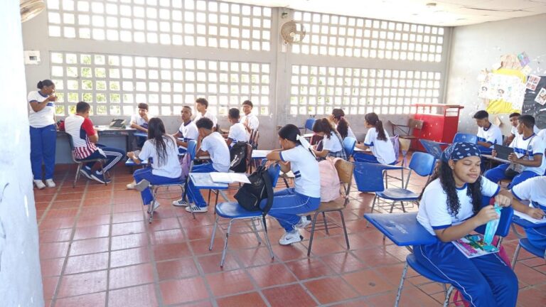 Soledad fortalece seguridad en colegios tras amenazas difundidas en redes sociales 28 Soledad fortalece seguridad en colegios tras amenazas difundidas en redes sociales