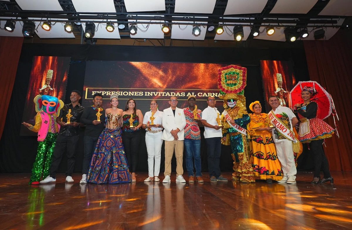 El director de Carnaval de Barranquilla, Juan Ospino Acuña, destacó el papel fundamental de los artistas y portadores de tradición en la permanencia de la fiesta.
