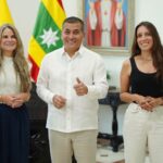 Jackeline Puente, gerente de Promigas, Dumek Turbay, alcalde de Cartagena y Marcela Dávila, directora ejecutiva de Promigas